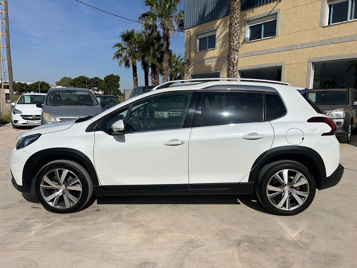 PEUGEOT 2008 ALLURE 1.2 E-THP AUTO SPANISH LHD IN SPAIN 58000 MILES 1 OWNER 2019